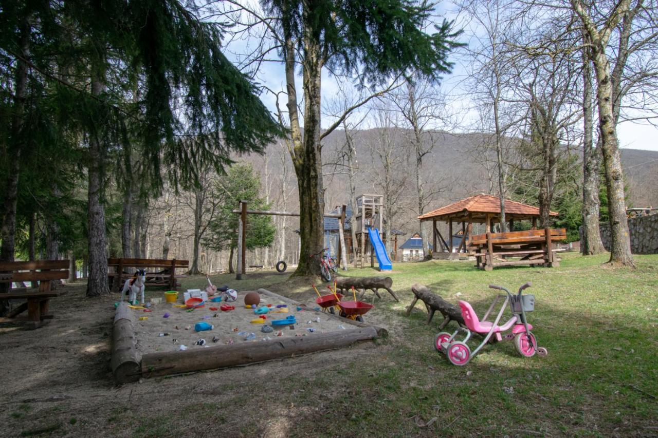 Holiday Park Hajducka Cesma Dubovsko Екстер'єр фото